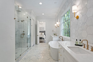 Beautiful white and gray tiled and marble bathroom